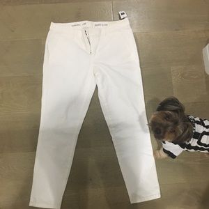 Gap white khakis, size 6 NWT
